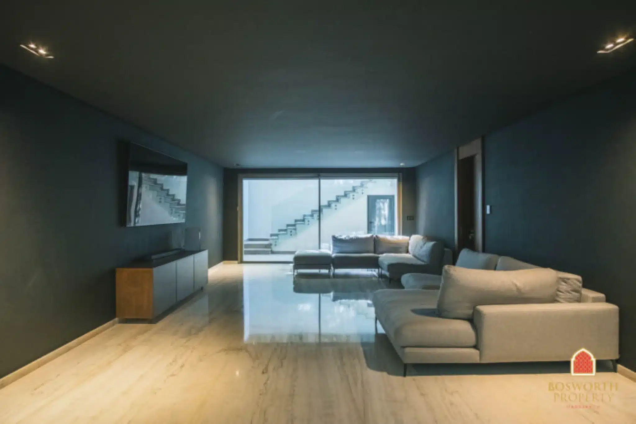 b7644932-bf16-41e2-b92b-0c83fa2046f9